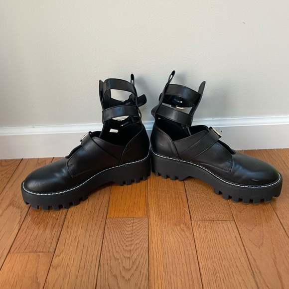 Shoedazzle black Sierra Buckle Bootie size 9 - Picture 4 of 12